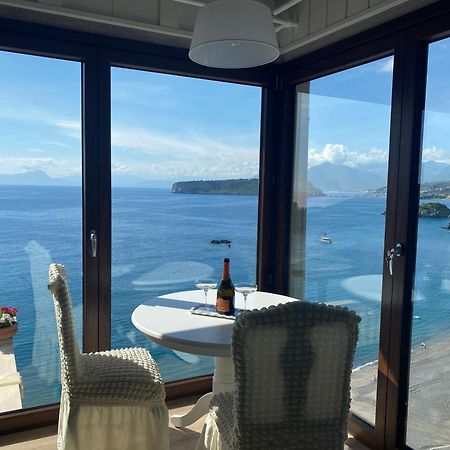 B&B Villa La Petra Сан Никола Арчела Екстериор снимка