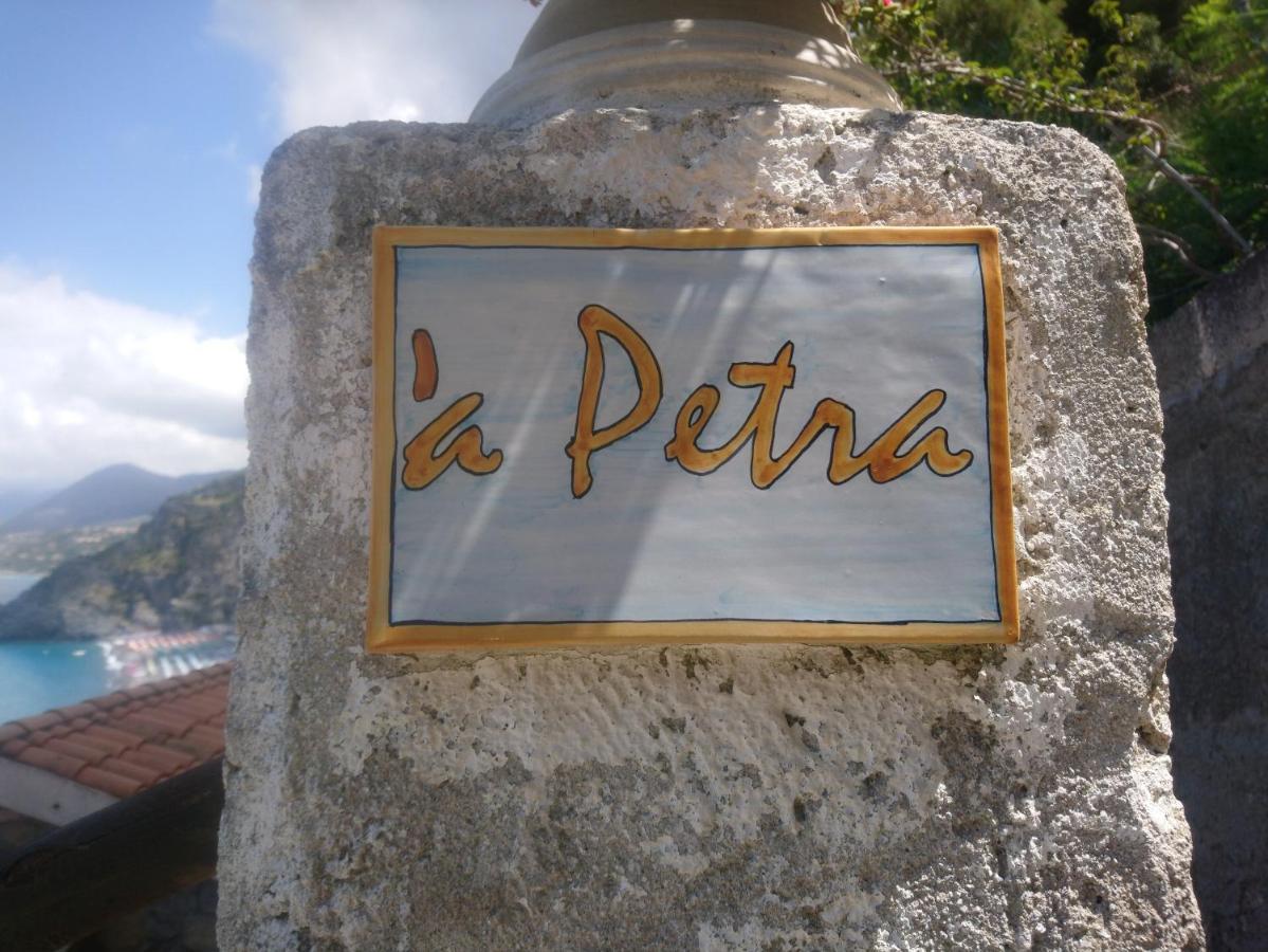 B&B Villa La Petra Сан Никола Арчела Екстериор снимка