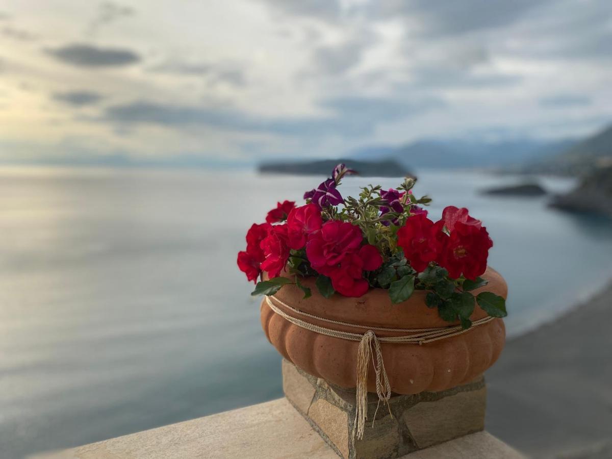B&B Villa La Petra Сан Никола Арчела Екстериор снимка