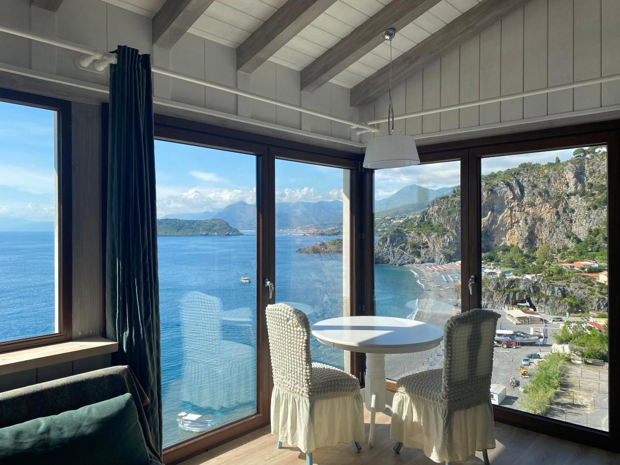 B&B Villa La Petra Сан Никола Арчела Стая снимка