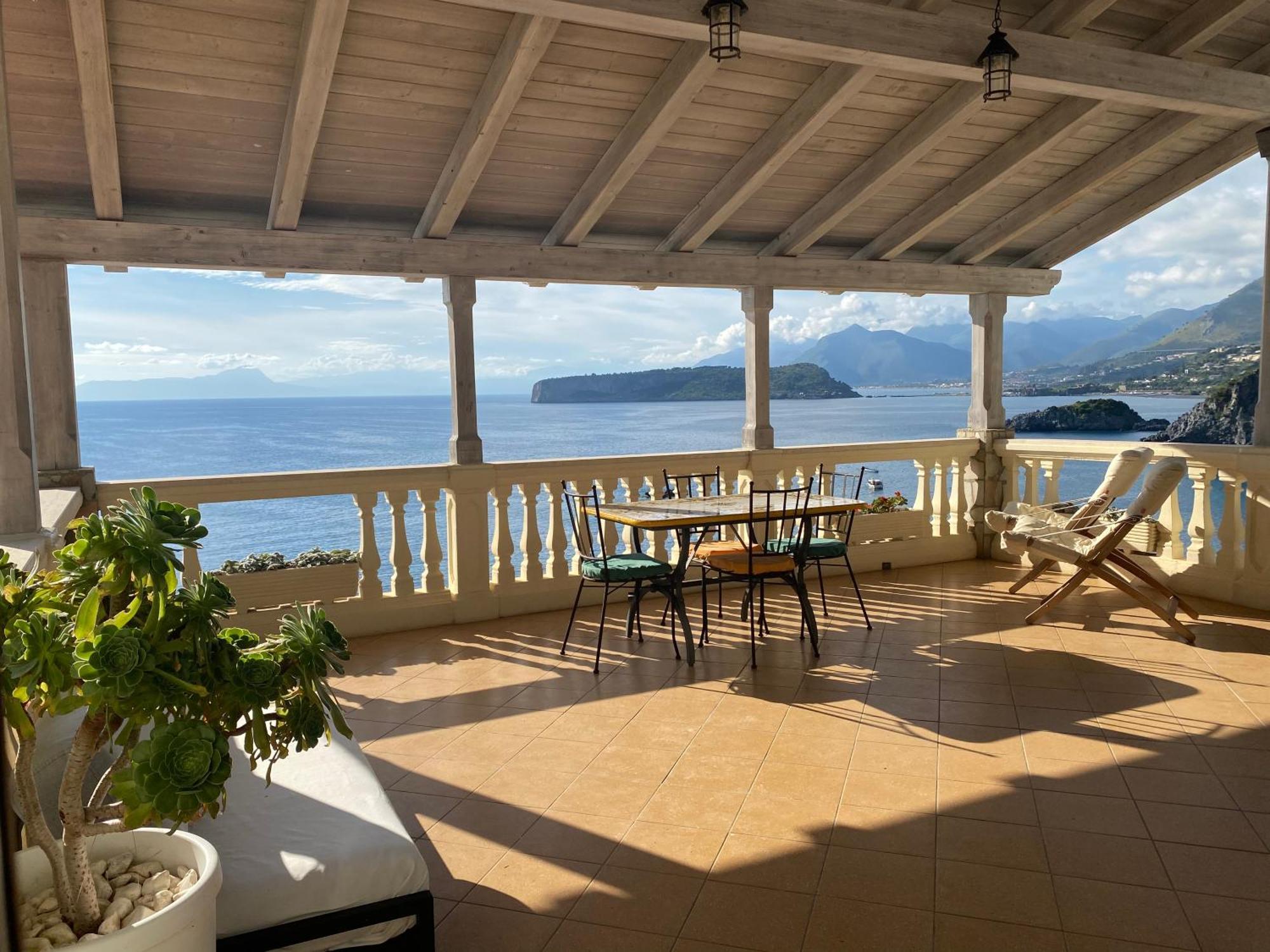 B&B Villa La Petra Сан Никола Арчела Стая снимка
