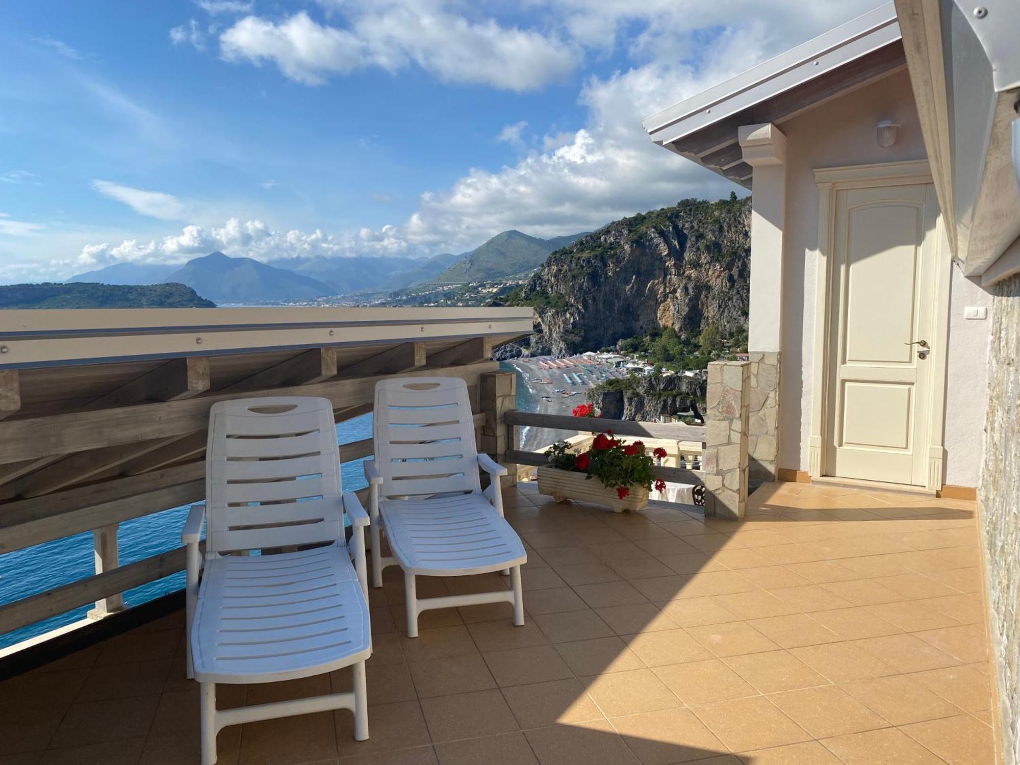 B&B Villa La Petra Сан Никола Арчела Стая снимка