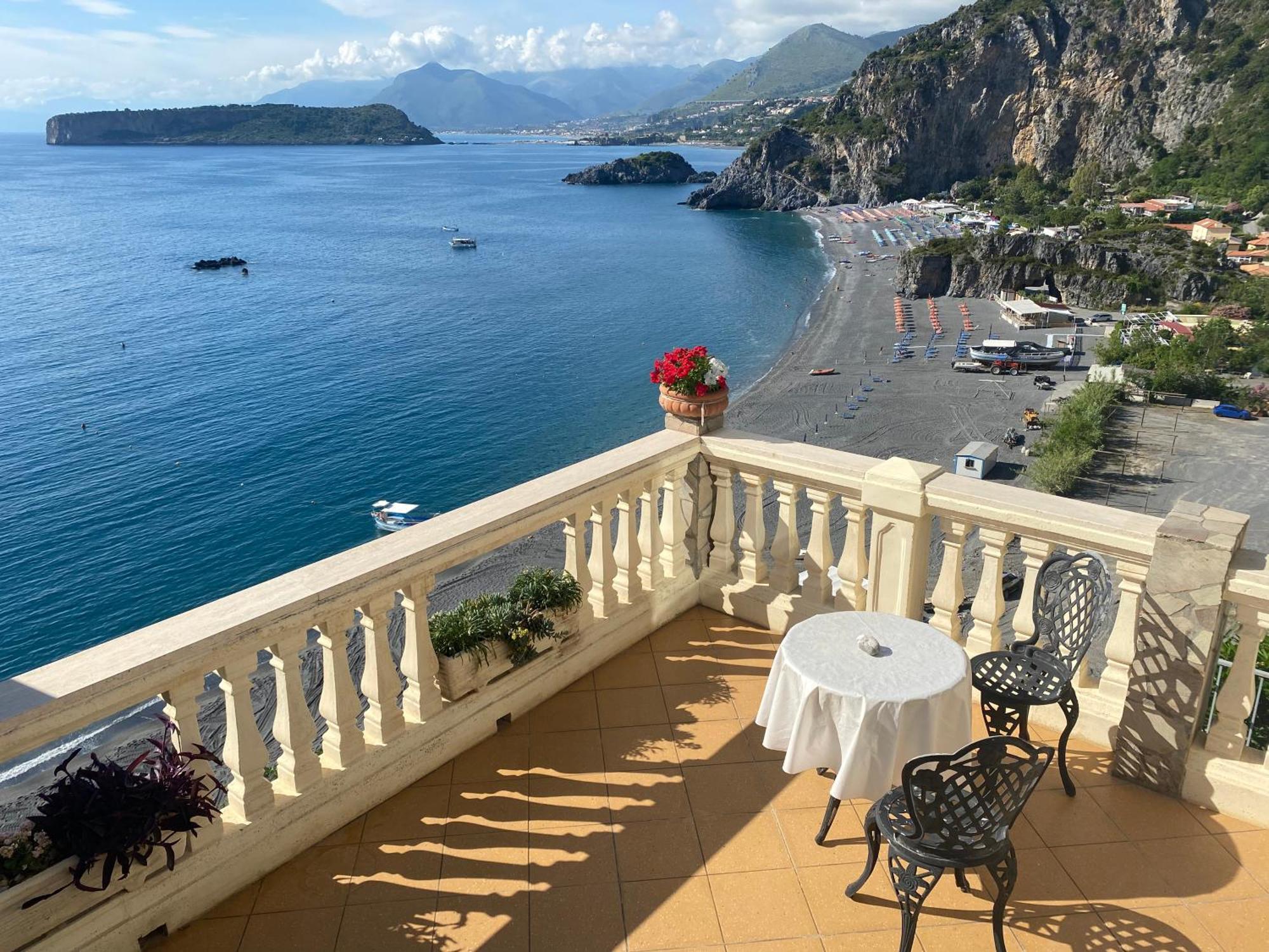 B&B Villa La Petra Сан Никола Арчела Екстериор снимка