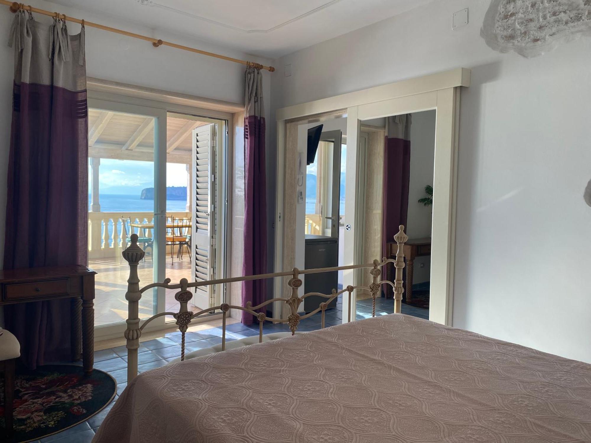 B&B Villa La Petra Сан Никола Арчела Стая снимка