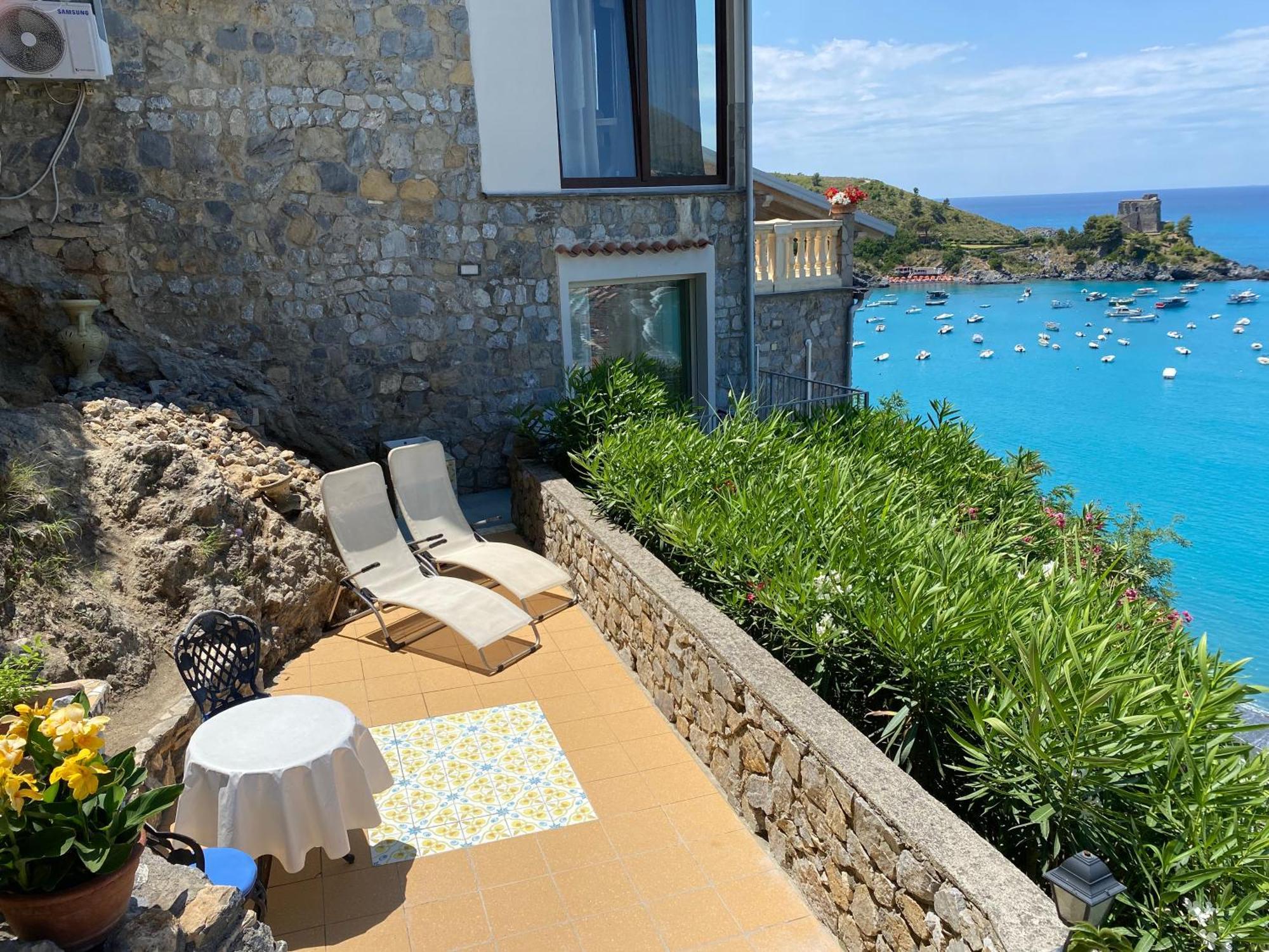 B&B Villa La Petra Сан Никола Арчела Стая снимка