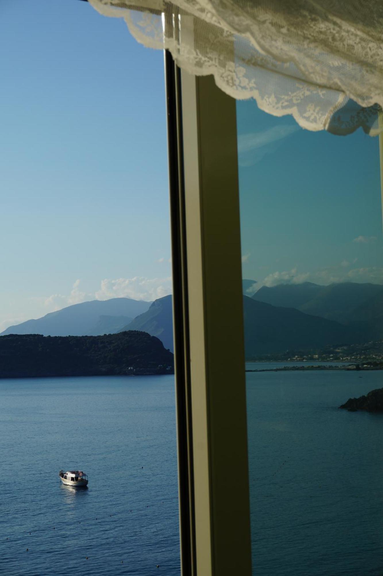 B&B Villa La Petra Сан Никола Арчела Екстериор снимка