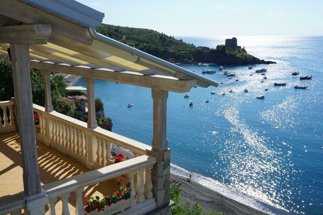B&B Villa La Petra Сан Никола Арчела Екстериор снимка