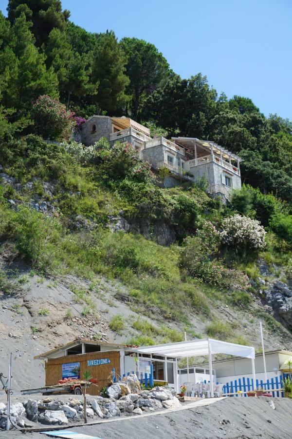 B&B Villa La Petra Сан Никола Арчела Екстериор снимка