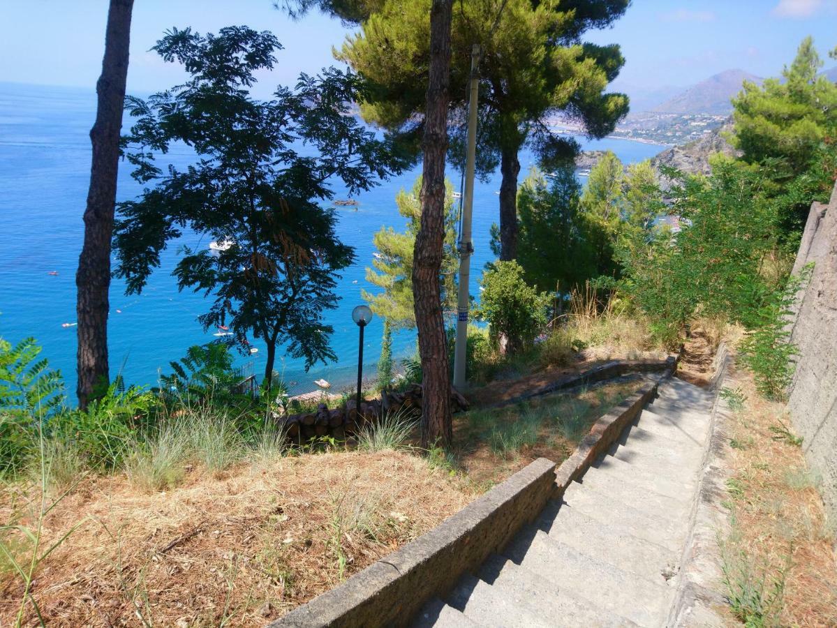 B&B Villa La Petra Сан Никола Арчела Екстериор снимка